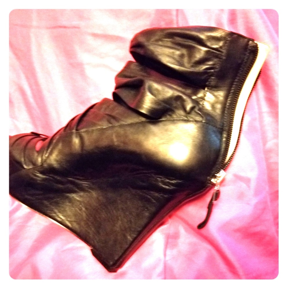 Boutique wedges